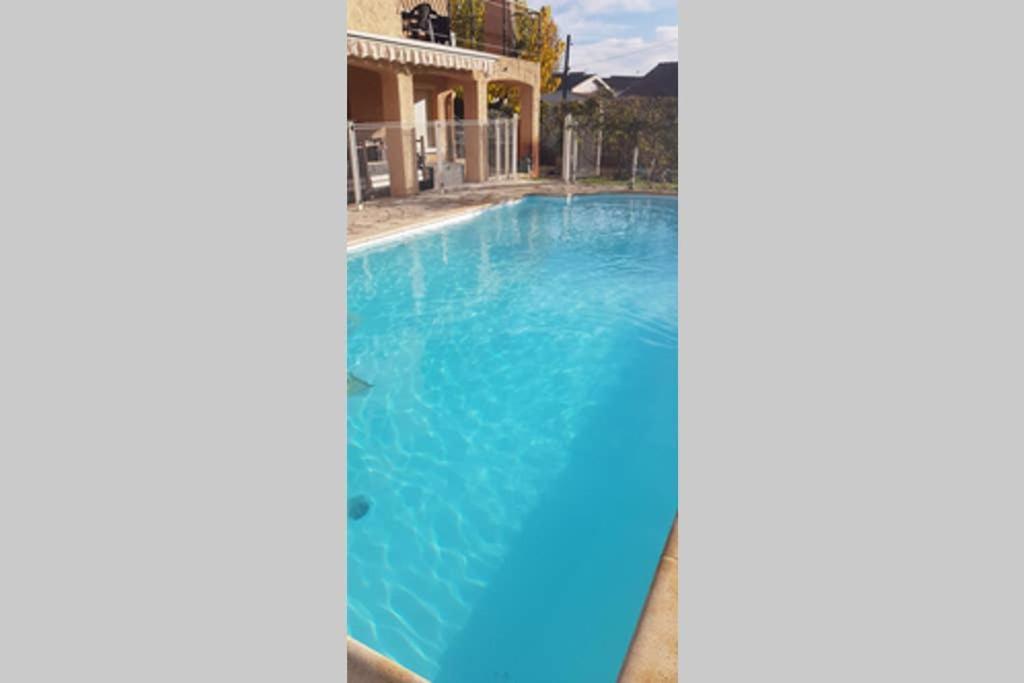 Appartement Un charmant logement à Aigues-Mortes Extérieur photo