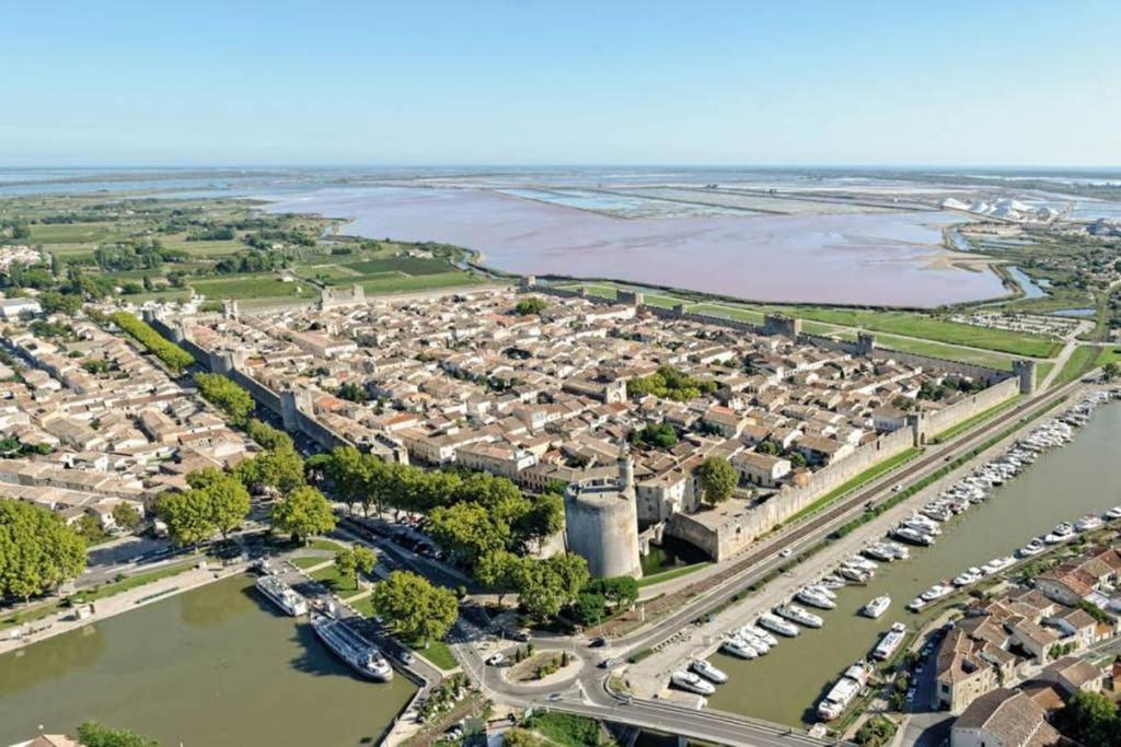 Appartement Un charmant logement à Aigues-Mortes Extérieur photo