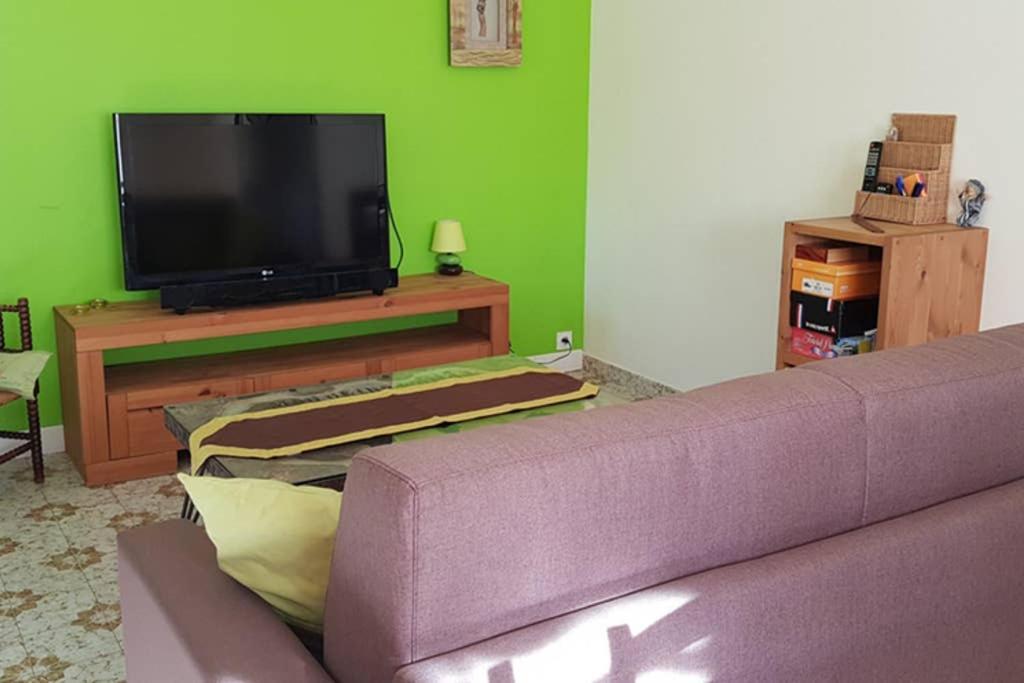 Appartement Un charmant logement à Aigues-Mortes Extérieur photo